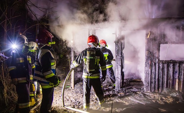 42-latek ranny w pożarze garażu. To miało być podpalenie