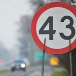 43 km/h i test czujności kierowców. Nikt nie zauważył tego znaku