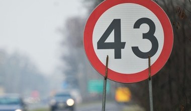 43 km/h i test czujności kierowców. Nikt nie zauważył tego znaku