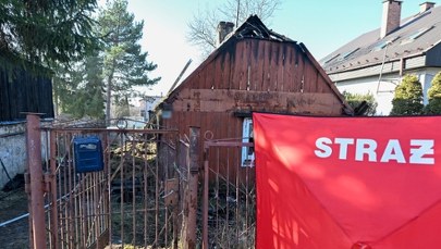 43-latek oskarżony o potrójne zabójstwo po tragicznym pożarze