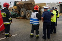44-latka wjechała pod ciężarówkę na budowie A1
