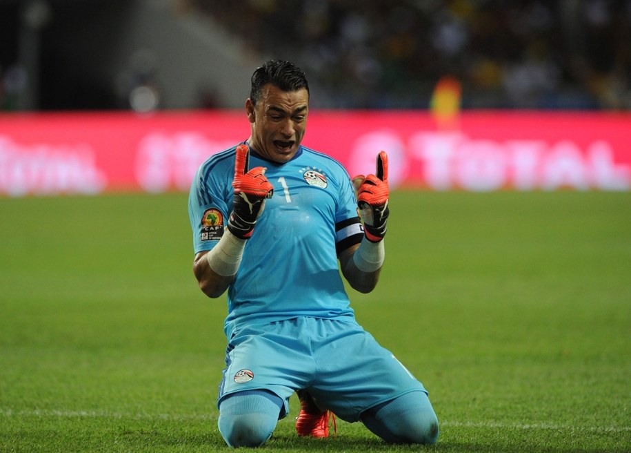45-letni reprezentant Egiptu bramkarz Essam El Hadary może zostać najstarszym piłkarzem, który kiedykolwiek zagrał w mundialu / 	Sydney Mahlangu /PAP/EPA