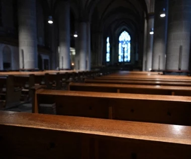 47 proc. dorosłych uczniów nie chodzi na religię. Maleje też autorytet papieża