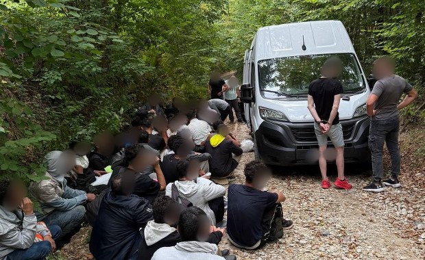 47 Syryjczyków w busie. Dwoje Polaków zatrzymanych