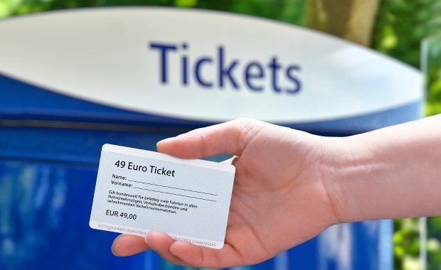 49 euro miesięcznie. W Niemczech ruszyła sprzedaż tanich biletów