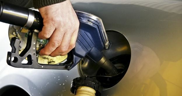 5,60 zł za litr bezołowiowej 95 i 5,76 zł za litr oleju napędowego - takie sa ceny paliw w Polsce... /&copy; Panthermedia