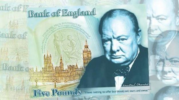 5-funtowy banknot z Winstonem Churchillem będzie plastikowy i wejdzie do obiegu w 2016 r. /