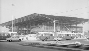 ​5 grudnia 1975 r. Otwarto Dworzec Centralny w Warszawie