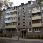 5-latka wyrzuciła niemowlę przez okno. Matka zostawiła dzieci same