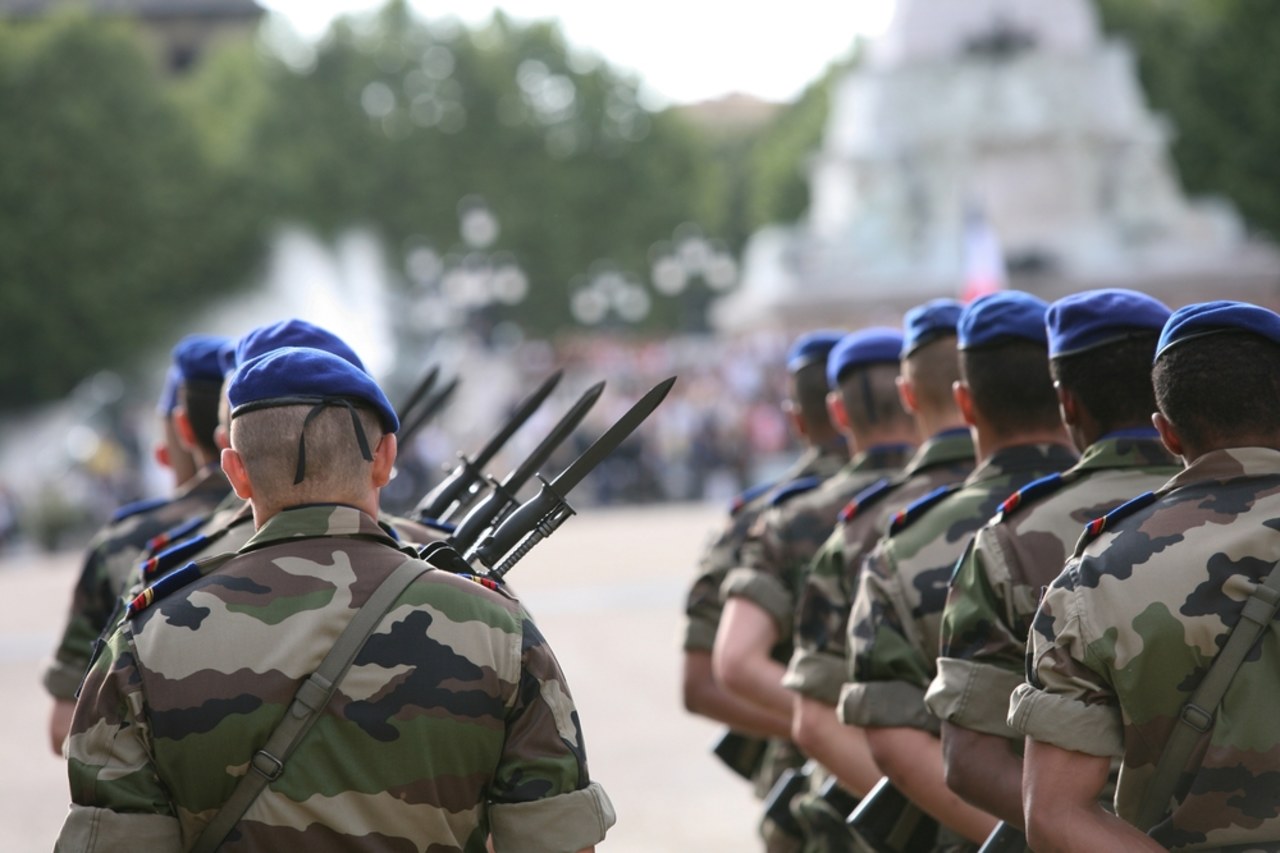 5 opcji Macrona. Francja rozważa wojskowe scenariusze na Ukrainie