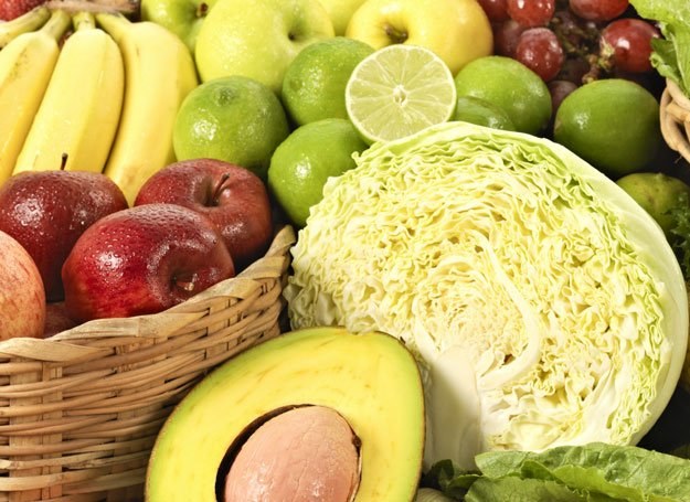 5 porcji warzyw, owoców lub soku w ciągu dnia to zalecana przez specjalistów naturalna dawka witamin /INTERIA.PL/materiały prasowe