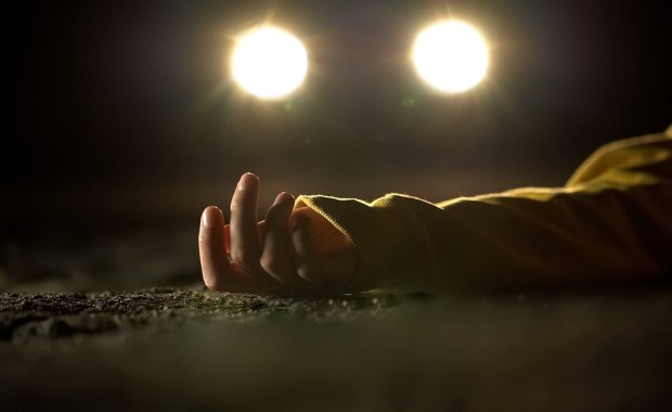 5 promili alkoholu, w dłoni kobiety podejrzane zawiniątka. Interwencja na dworcu 