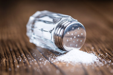 5 sposobów na ograniczenie spożycia soli 