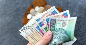 5 tys. zł na święta. Na co najchętniej wydaliby Polacy?