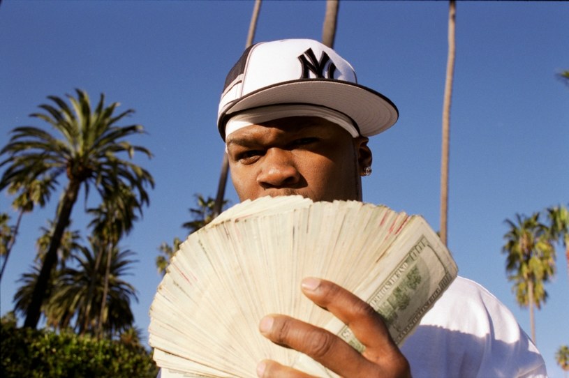 50 Cent z pokaźnym plikiem dolarów /Gregory Bojorquez /Getty Images