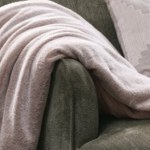 50 zł i salon od razu wygląda bardziej jesiennie. JYSK przecenił ten produkt o 54%