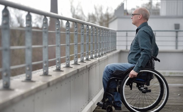 500+ dla niepełnosprawnych. Senatorowie poparli obniżenie progu dochodowego