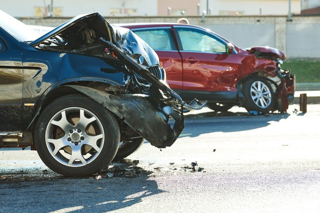 52 proc. ofiar śmiertelnych wypadków drogowych miało miejsce na drogach wiejskich. /Shutterstock