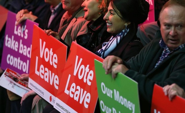 54 proc. Brytyjczyków za pozostaniem w UE. "Poparcie dla antyunijnych nastrojów leży pośrodku"