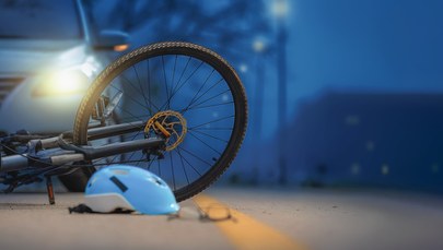 ​6-latek wjechał rowerem wprost pod koła auta. Jest w szpitalu