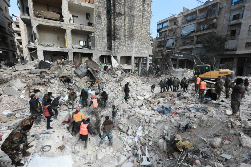 6 lutego o świcie Turcję i Syrię nawiedziło trzęsienie ziemi o magnitudzie 7,8 w skali Richtera /LOUAI BESHARA/AFP/East News /East News