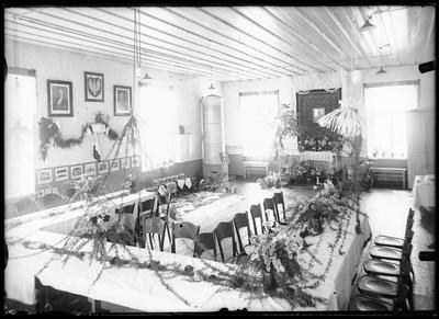6 maja 1934, Garwolin. Sala przedszkolna udekorowana na obchody Święta Matki. /Z archiwum Narodowego Archiwum Cyfrowego