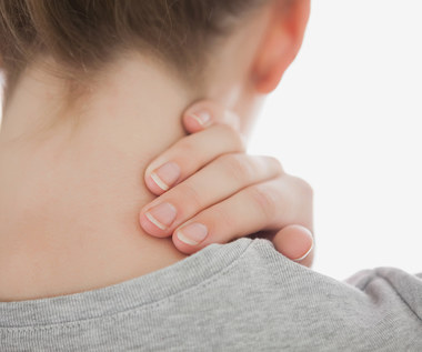 6 prostych sposobów na ból szyi i sztywność ramion