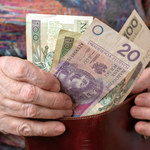 600 zł więcej do emerytury dla najstarszych seniorów. Pierwsi już dostali
