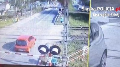63-latka wjechała na przejazd kolejowy, gdy rogatki się już zamykały