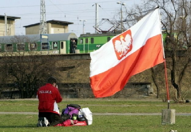 65 procent polskich pracodawców planuje przeprowadzenie podwyżek w tym roku /AFP
