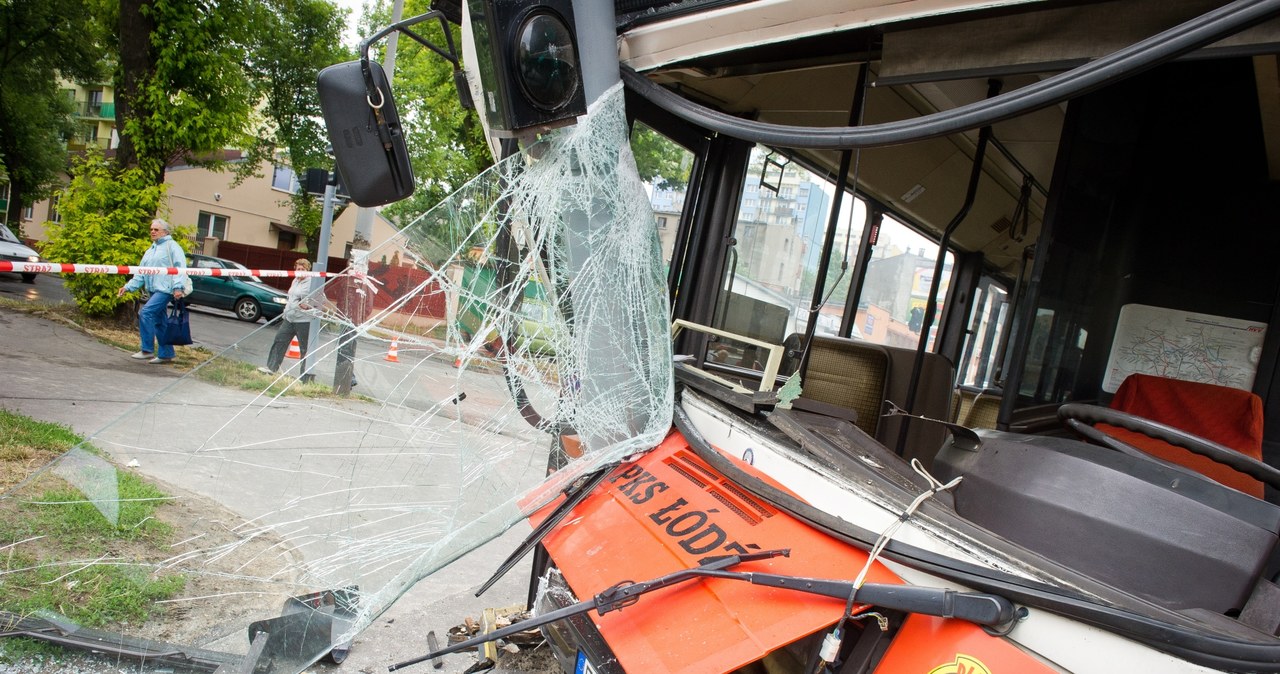 7 osób rannych w zderzeniu autobusu i samochodu w Łodzi