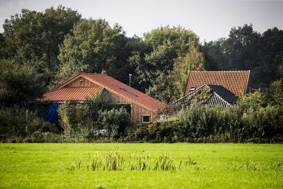 7 osób żyło na farmie przez niemal dekadę /VINCENT JANNINK /PAP/EPA