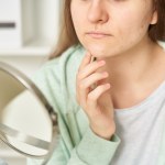 7 oznak, że masz za dużo testosteronu. Wystarczy spojrzeć w lustro 