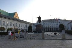 7. rocznica katastrofy smoleńskiej. Tak o poranku wygląda Pałac Prezydencki