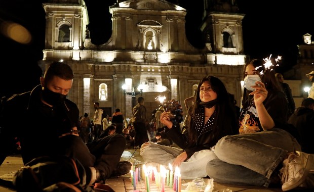 70 lekarzy i pielęgniarek z koronawirusem po imprezie świątecznej. Praca szpitala sparaliżowana