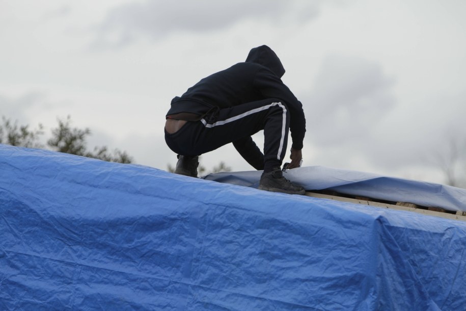 "Uchodźcy nie mają pieniędzy. Przestępcy pokazują im, jak zarobić kasę"