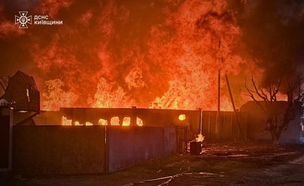 728 dronów w powietrzu. Rosja uderza niedaleko polskiej granicy