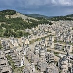 732 betonowe pałacyki na prowincji. Osiedle-farsa w środkowej Turcji