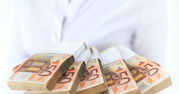 75 mld zł z funduszy unijnych trafi w tym roku do Polski /&copy;123RF/PICSEL