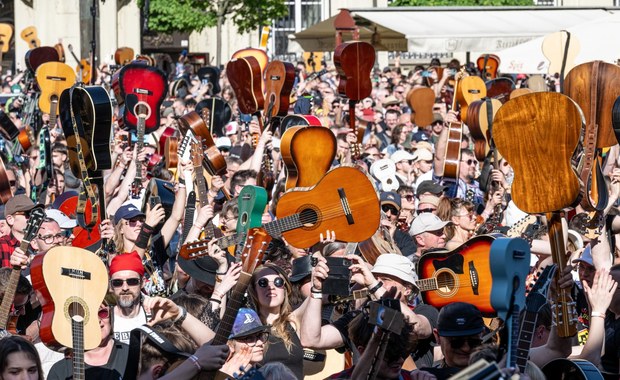 7531 gitarzystów zagrało na wrocławskim Rynku