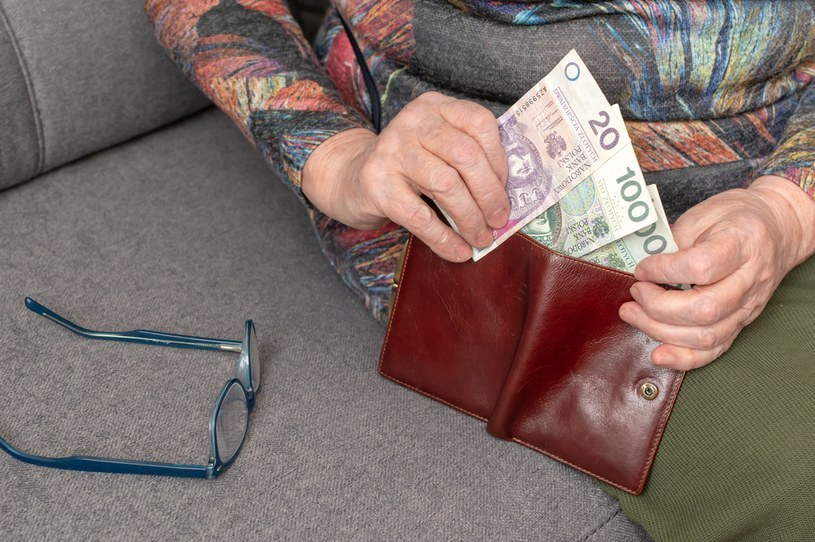 7600 zł dodatku do emerytury. Kto może skorzystać?