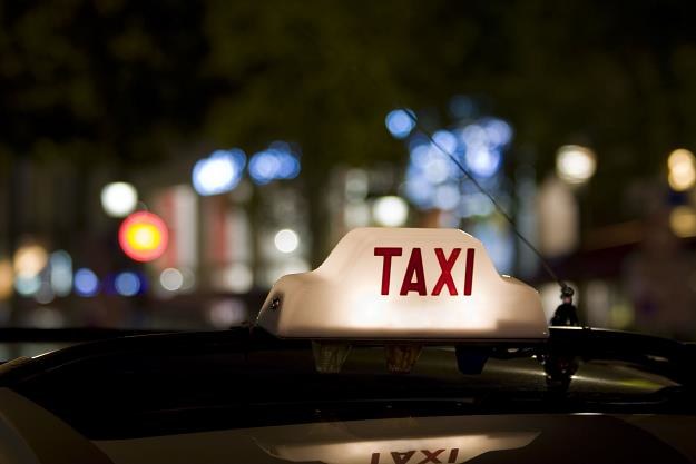 78 proc. społeczeństwa ma nieprzyjemne doświadczenia związane z podróżą taxi /&copy;123RF/PICSEL