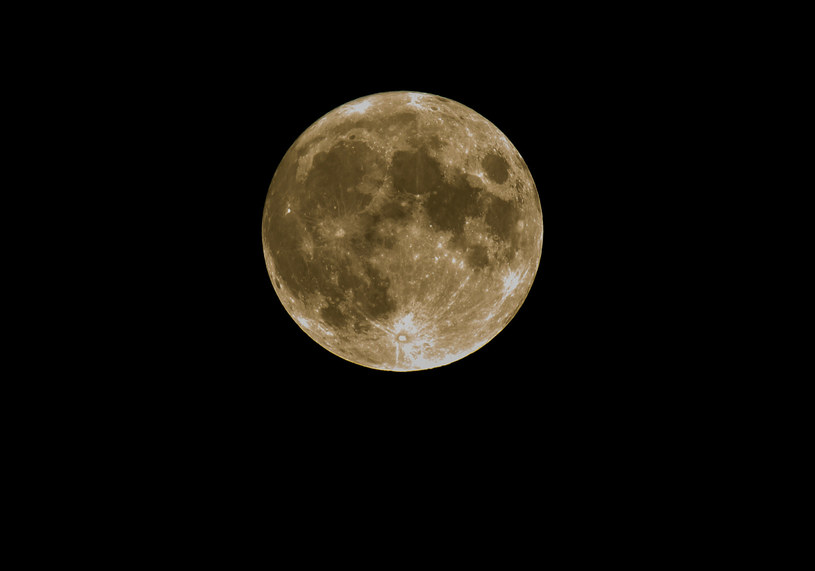 8 grudnia o 5:09 ostatnia pełnia Księżyca w 2022 roku. /Artur Barbarowski /East News