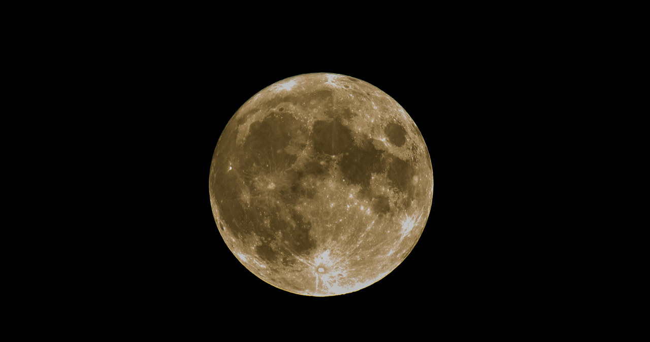 8 grudnia o 5:09 ostatnia pełnia Księżyca w 2022 roku. /Artur Barbarowski /East News