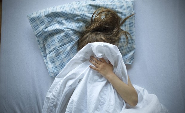 8-latka zgwałcona przez 62-letniego partnera matki. Kobieta nie reagowała