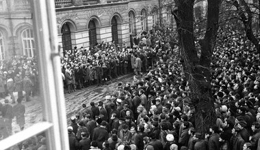 8 marca 1968 r. "My, studenci Warszawy..." Wiec protestacyjny studentów Uniwersytetu Warszawskiego