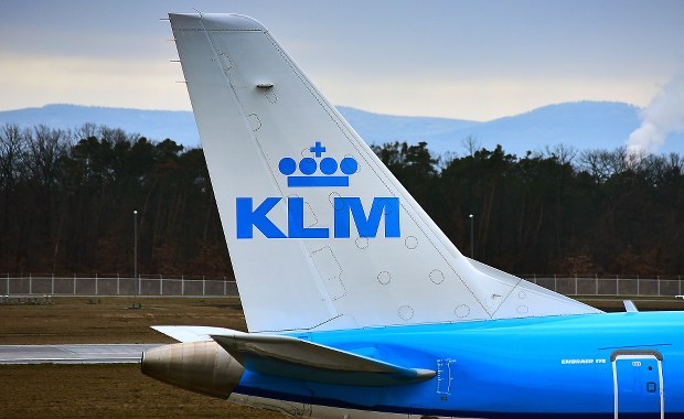 8 Polaków usuniętych z samolotu w Holandii. Nie chcieli założyć masek