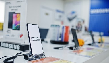 8 telefonów z Androidem, których nie warto teraz kupować