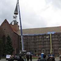 Montaż 8-tonowej iglicy w Kołbaczu