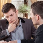8 zwrotów, których nie wypowiadają osoby inteligentne. Unikają ich jak ognia 